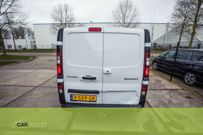 Renault-Trafic-4